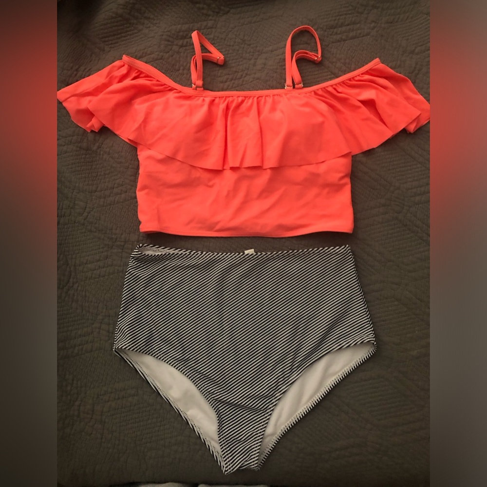 Cupshe 2 pc. swimsuit women sz.M adorable!